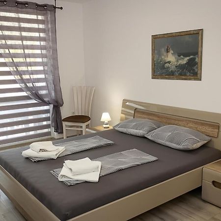 Apartment Lilia Καβάρνα Εξωτερικό φωτογραφία