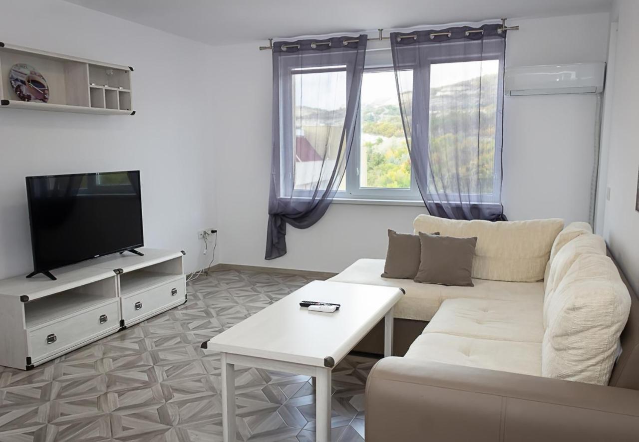 Apartment Lilia Καβάρνα Εξωτερικό φωτογραφία