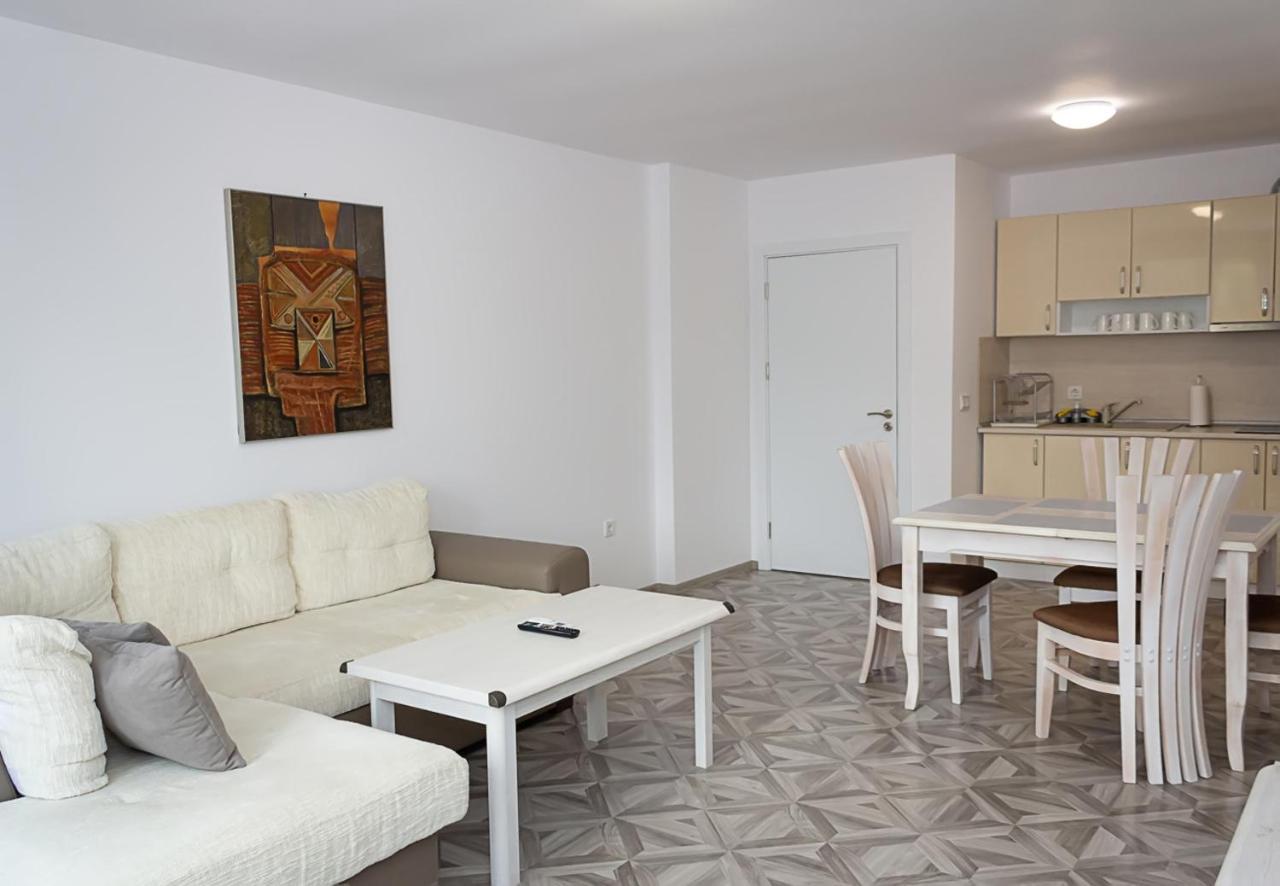 Apartment Lilia Καβάρνα Εξωτερικό φωτογραφία